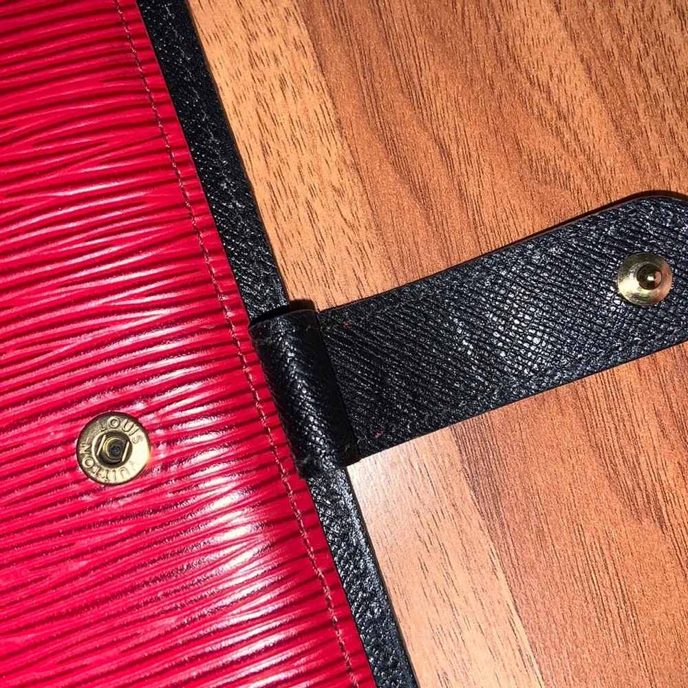 Authentic Louis Vuitton Epi Leather Agenda